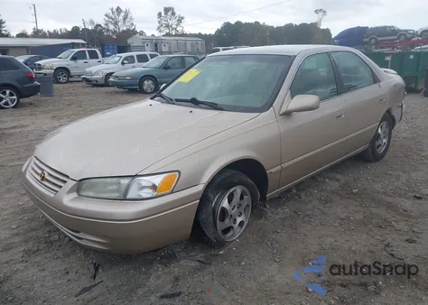 1998 Toyota Camry Le z USA, uszkodzony, nr VIN 4T1BG22K6WU836410